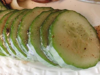 5 ounce sliced english cucumber with 1 tablespoon balsamic dressing